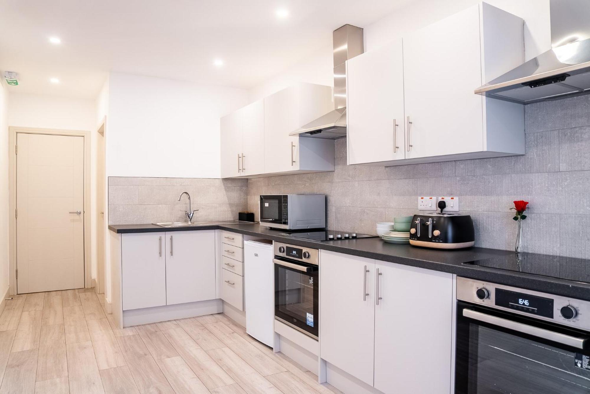 Luxury Studio Apartment In Sutton, London ซัตทอน ภายนอก รูปภาพ