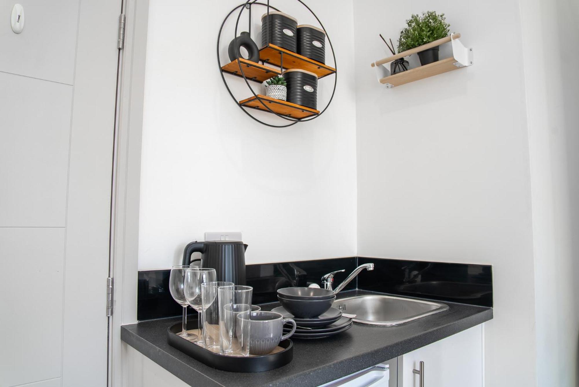 Luxury Studio Apartment In Sutton, London ซัตทอน ภายนอก รูปภาพ